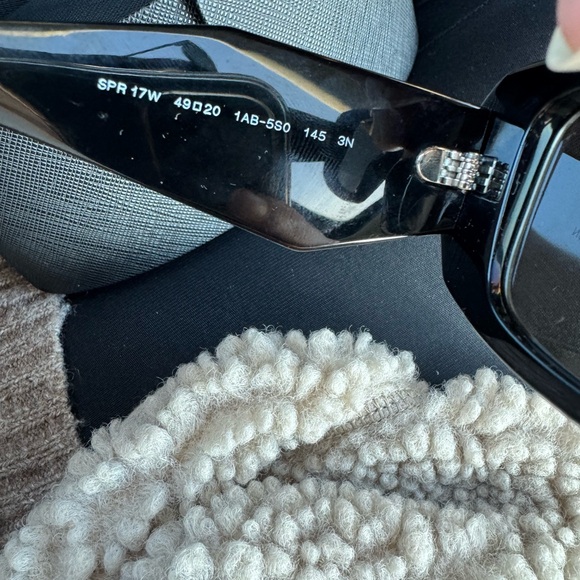 PRADA MOST POPULAR SUNGLASSES - Picture 7 of 7